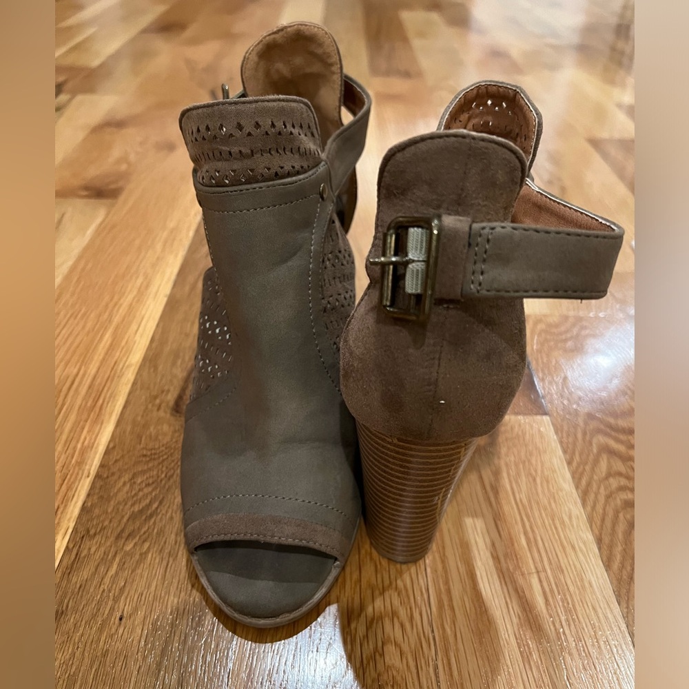 Taupe peep toe heeled booties size 8